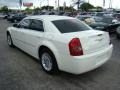 2009 Cool Vanilla White Chrysler 300   photo #7