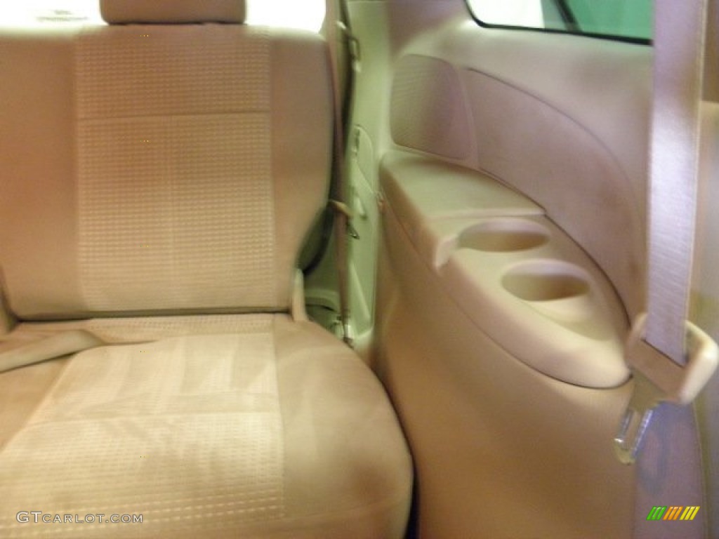 2006 MPV LX - Rally White / Beige photo #16