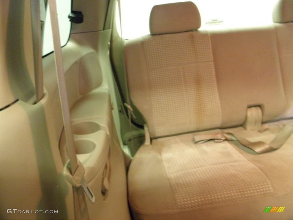 2006 MPV LX - Rally White / Beige photo #26