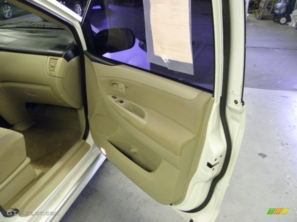 2006 MPV LX - Rally White / Beige photo #28
