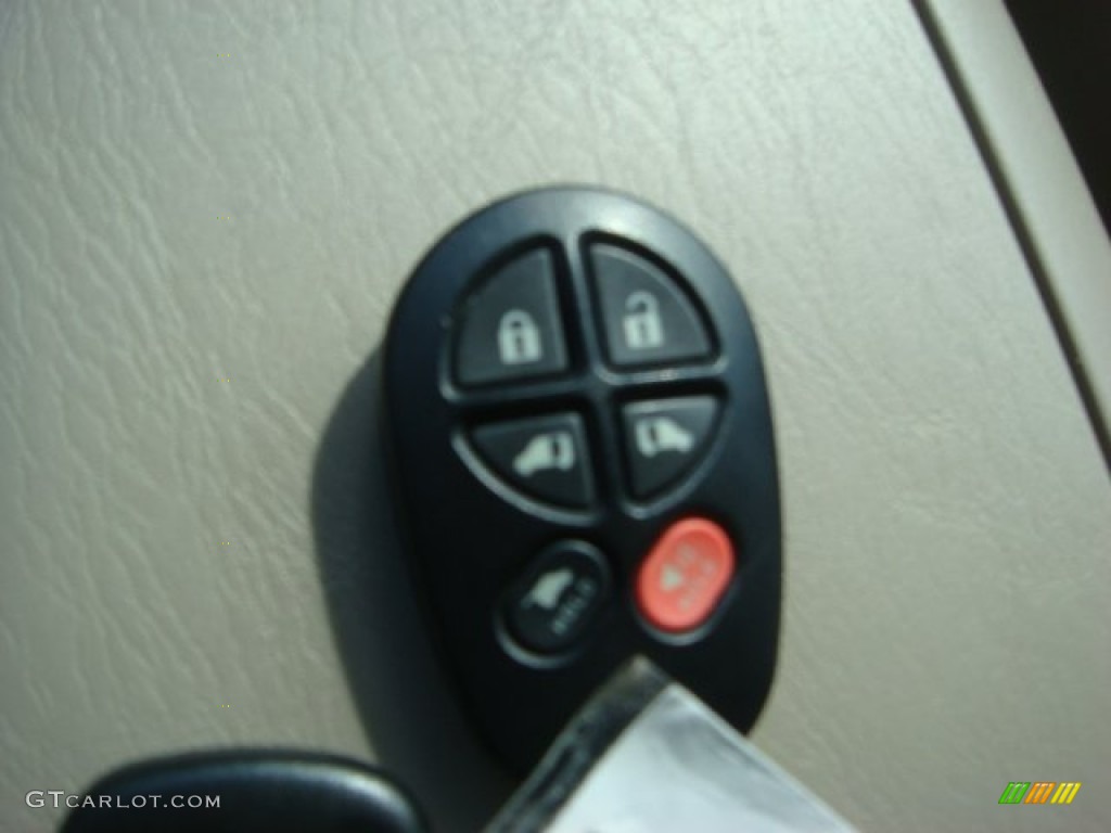 2009 Sienna XLE - Silver Pine Mica / Stone photo #28