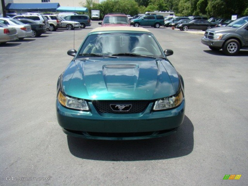 2000 Mustang V6 Convertible - Amazon Green Metallic / Medium Parchment photo #2