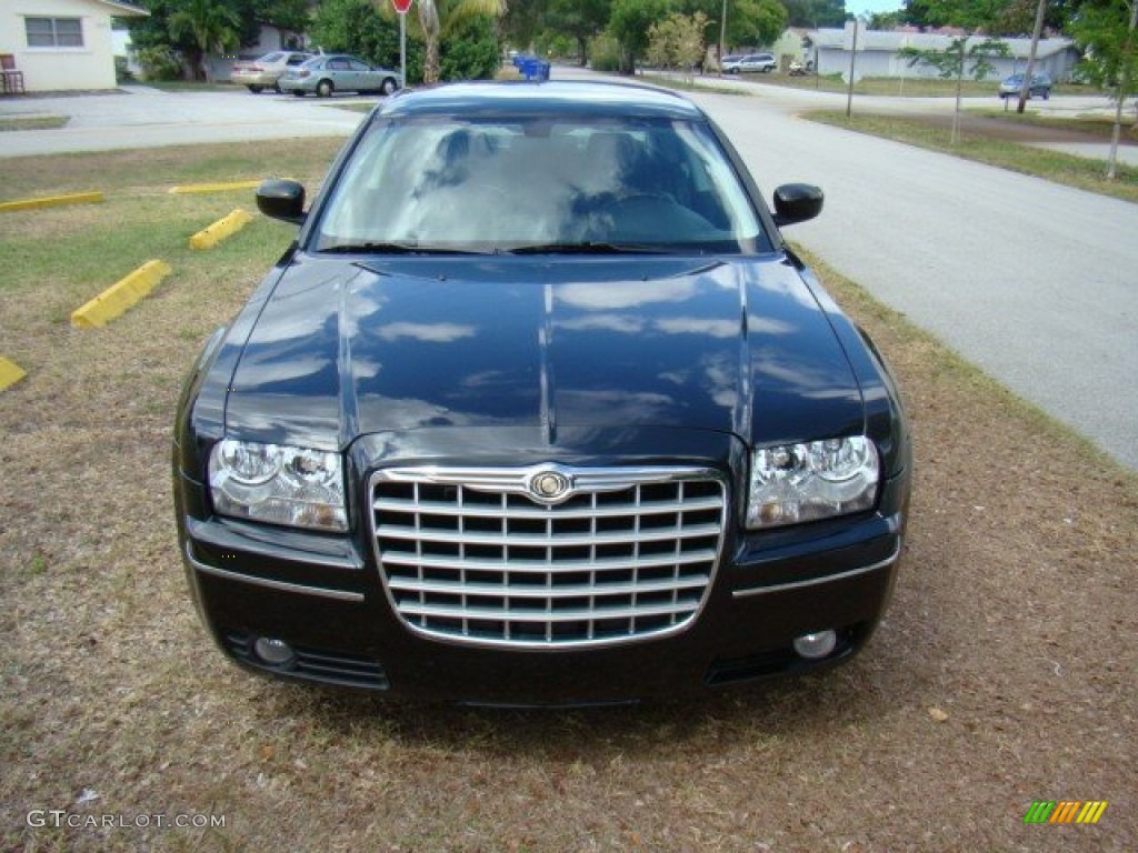 2008 300 Touring - Brilliant Black Crystal Pearl / Dark Slate Gray photo #7