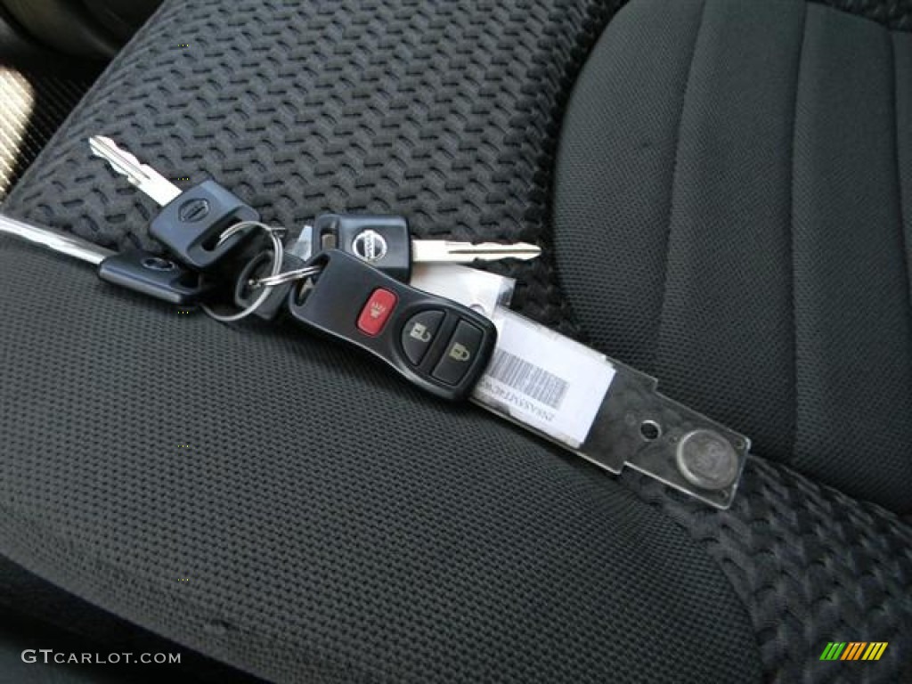 2006 Nissan Frontier SE King Cab Keys Photos
