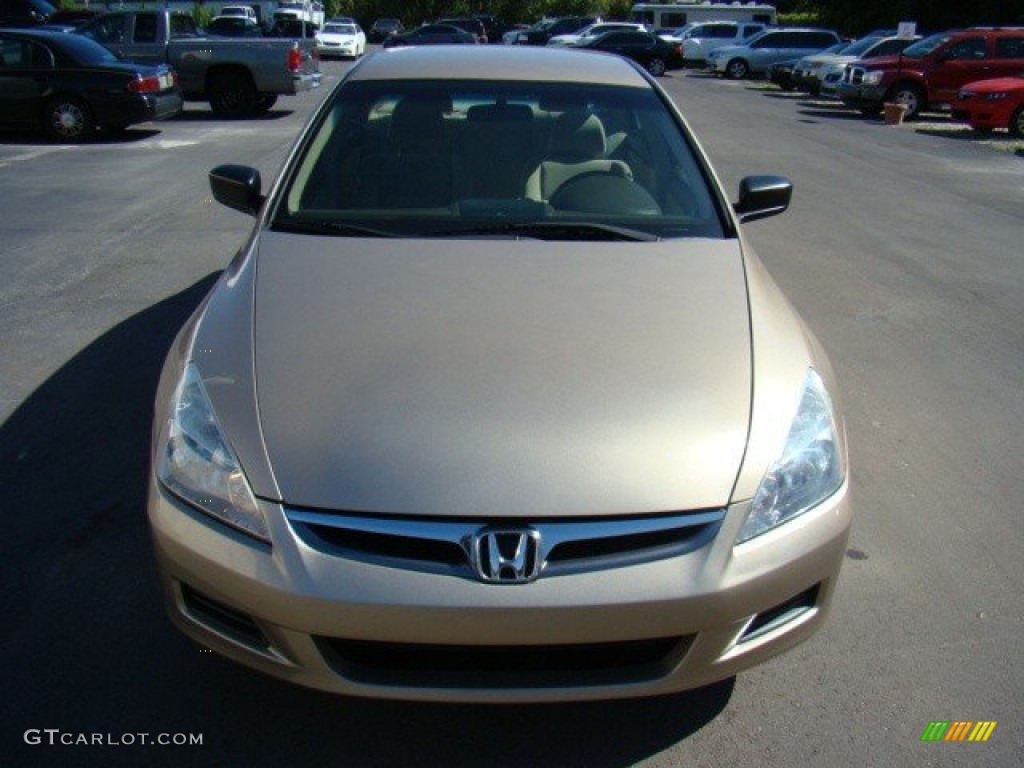 2006 Accord Value Package Sedan - Desert Mist Metallic / Gray photo #2