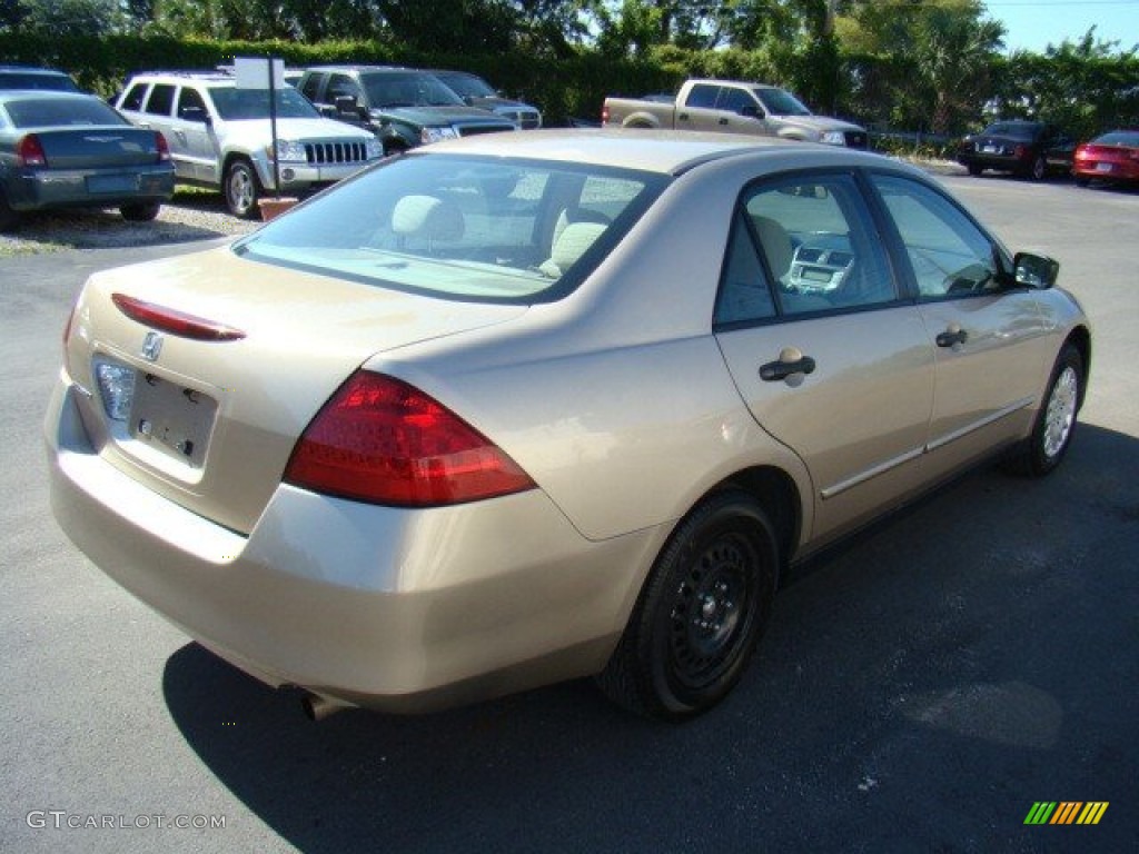 2006 Accord Value Package Sedan - Desert Mist Metallic / Gray photo #5
