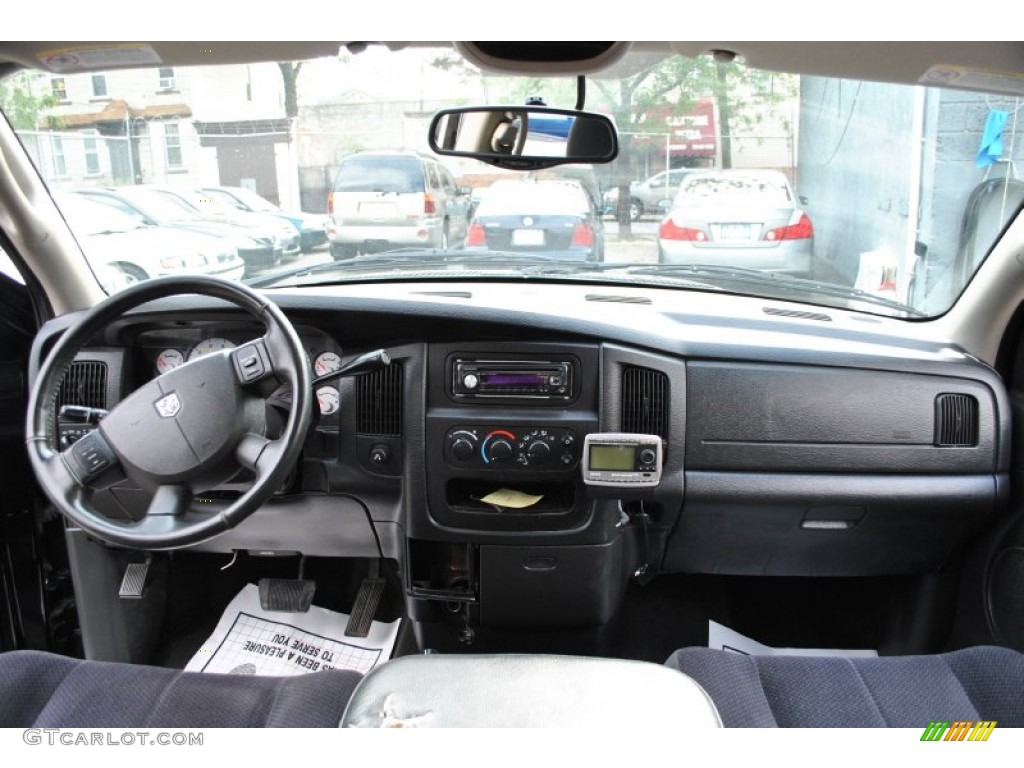 2005 Ram 1500 SLT Quad Cab 4x4 - Black / Dark Slate Gray photo #7