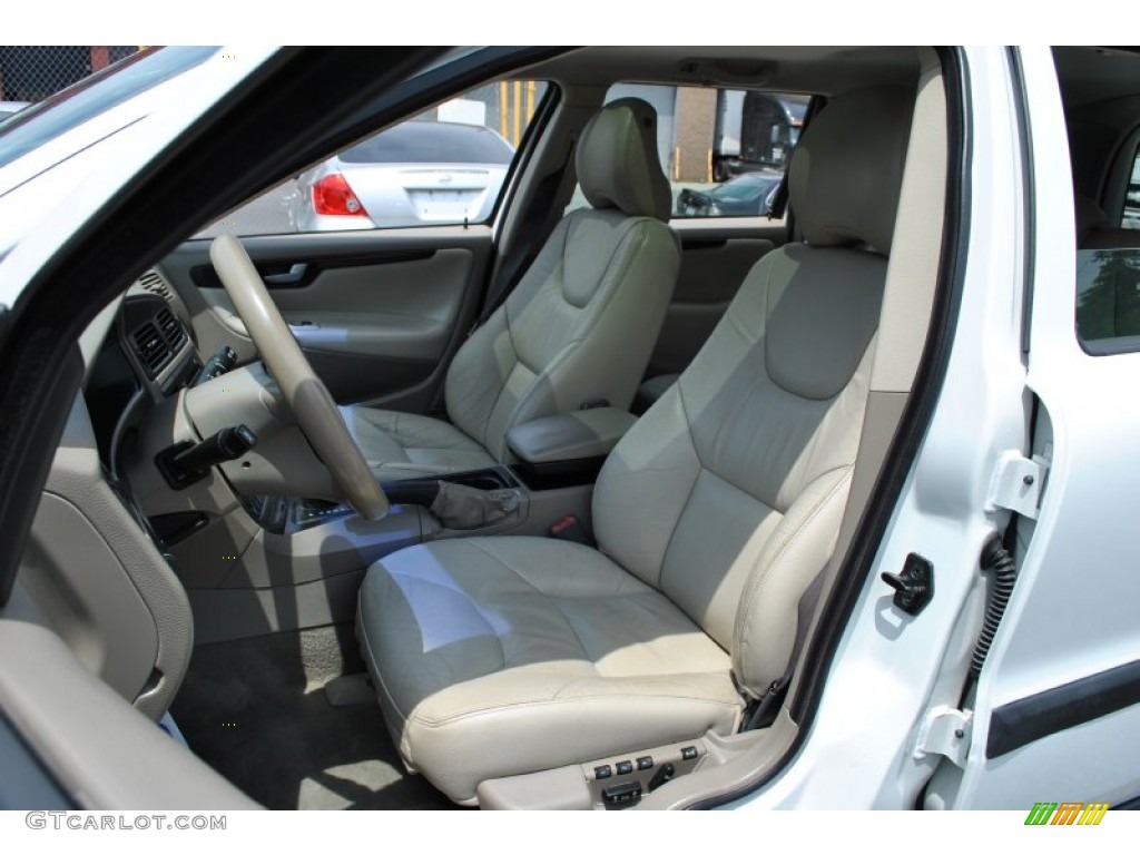 2004 V70 2.4 - Ice White / Taupe photo #8