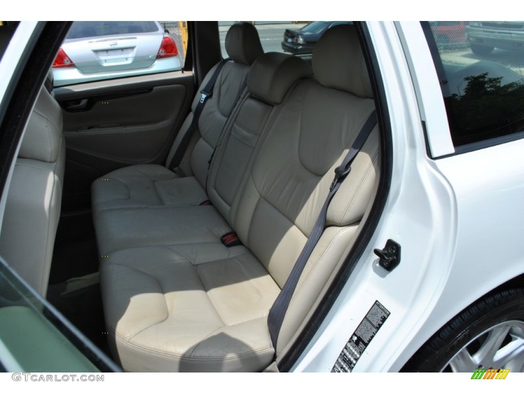 2004 V70 2.4 - Ice White / Taupe photo #9
