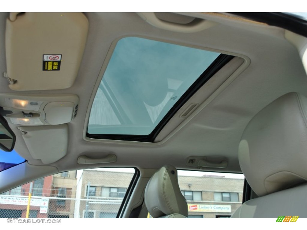 2004 V70 2.4 - Ice White / Taupe photo #14