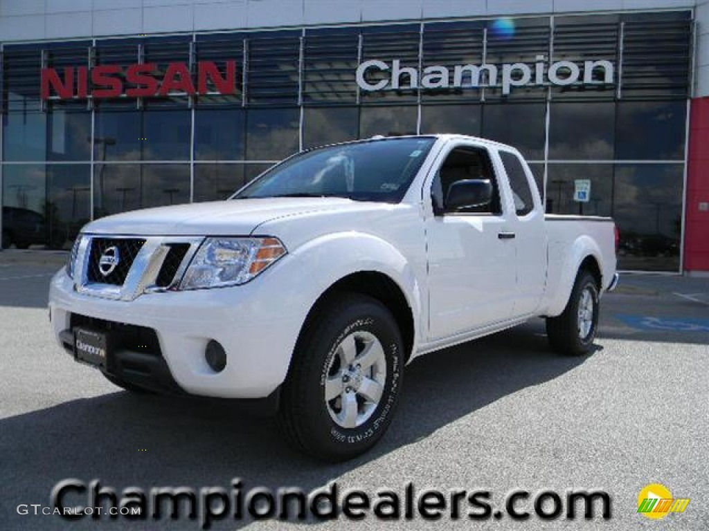 2012 Frontier SV V6 King Cab - Avalanche White / Beige photo #1