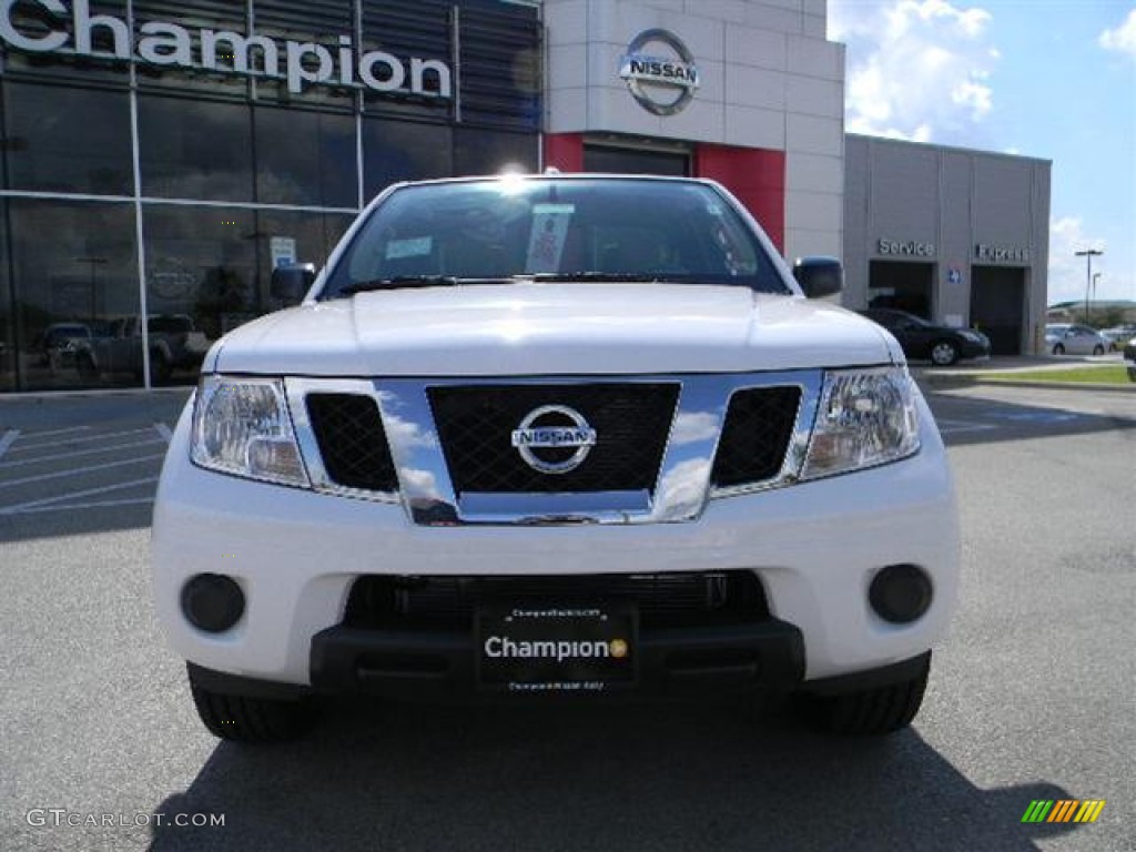 2012 Frontier SV V6 King Cab - Avalanche White / Beige photo #2