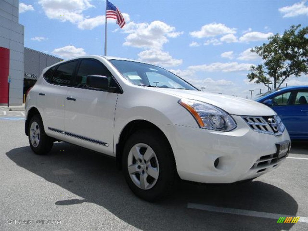2011 Rogue S - Pearl White / Gray photo #3