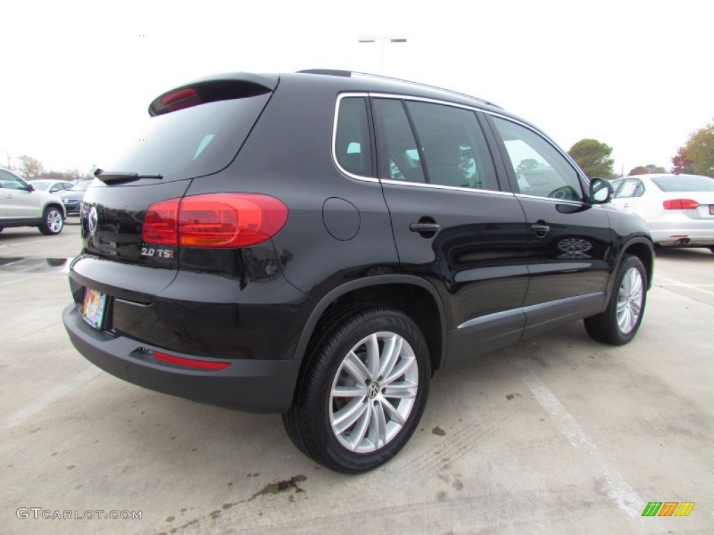 2012 Tiguan SE - Deep Black Metallic / Beige photo #2
