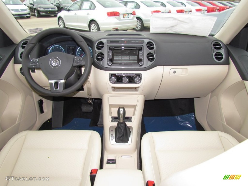 2012 Tiguan SE - Deep Black Metallic / Beige photo #5