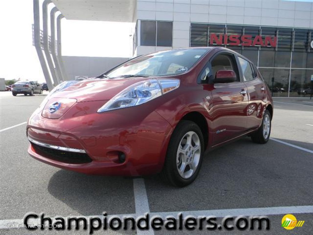 Cayenne Red Nissan LEAF