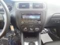 Black - Jetta SE Sedan Photo No. 18
