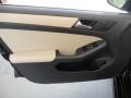 Black - Jetta SE Sedan Photo No. 13