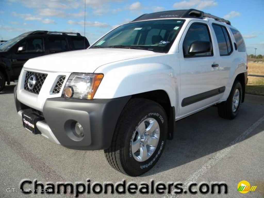 2011 Xterra S 4x4 - Avalanche White / Gray photo #1