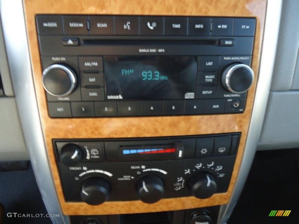 2008 Chrysler Aspen Limited 4WD Audio System Photos