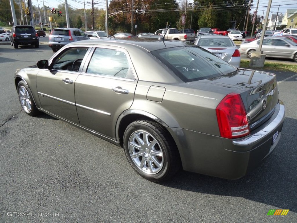 2008 300 C HEMI - Dark Titanium Metallic / Dark Slate Gray photo #9