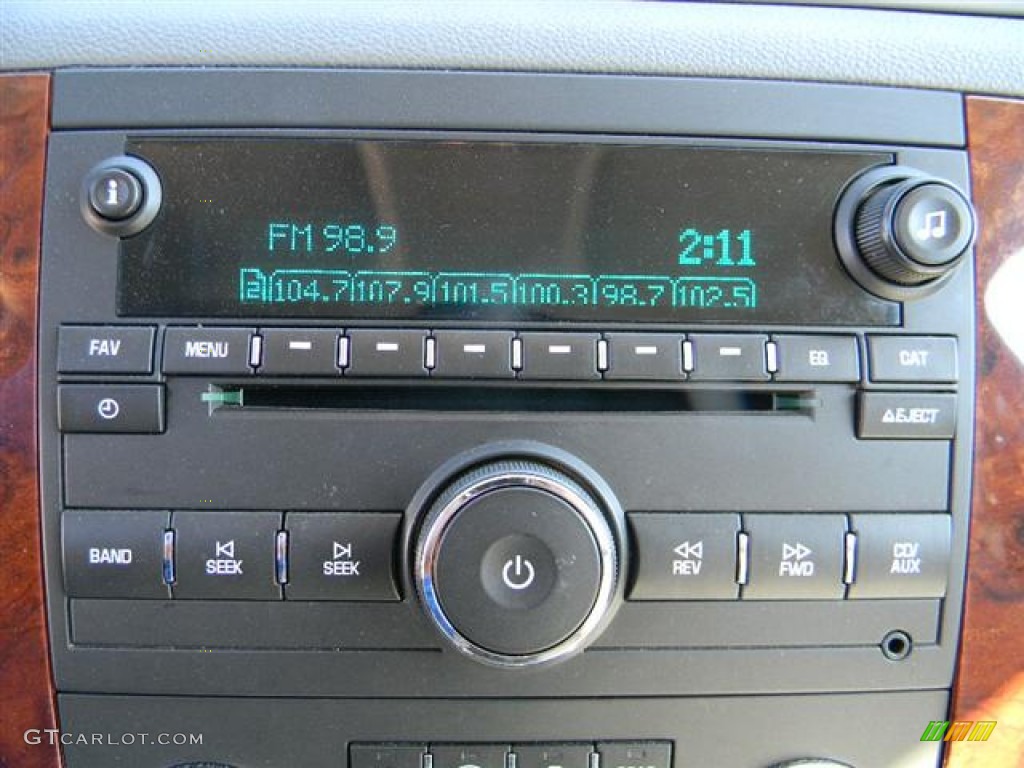 2010 Chevrolet Suburban LT Audio System Photos