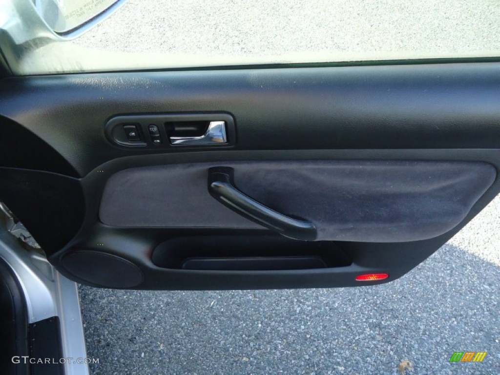 2003 Golf GLS 4 Door - Reflex Silver / Black photo #21