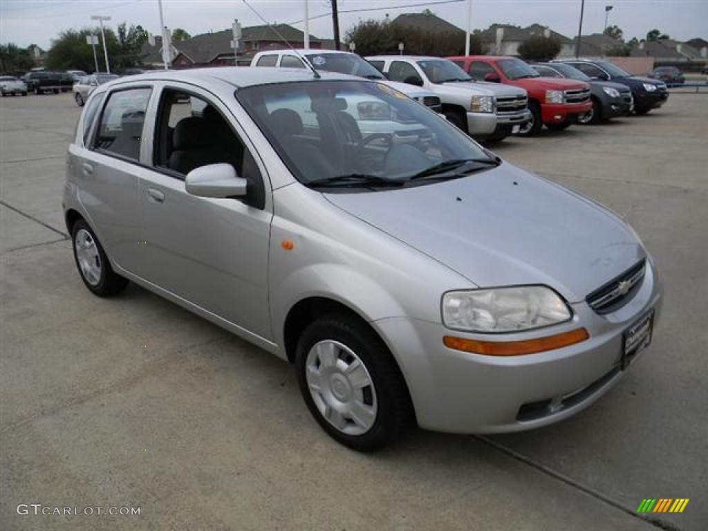2004 Chevrolet Aveo LS Hatchback Exterior Photos