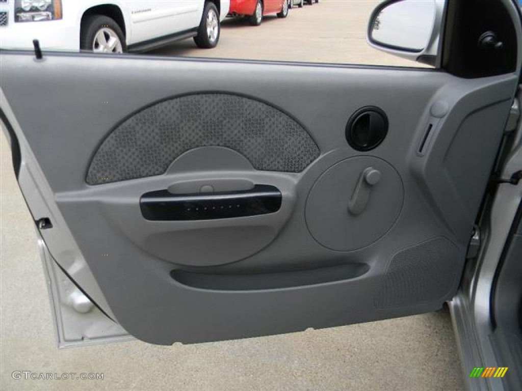 2004 Chevrolet Aveo LS Hatchback Gray Door Panel Photo #57965570