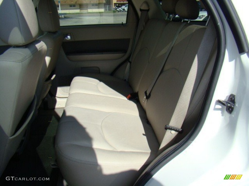 2009 Mariner V6 - White Suede / Stone photo #13