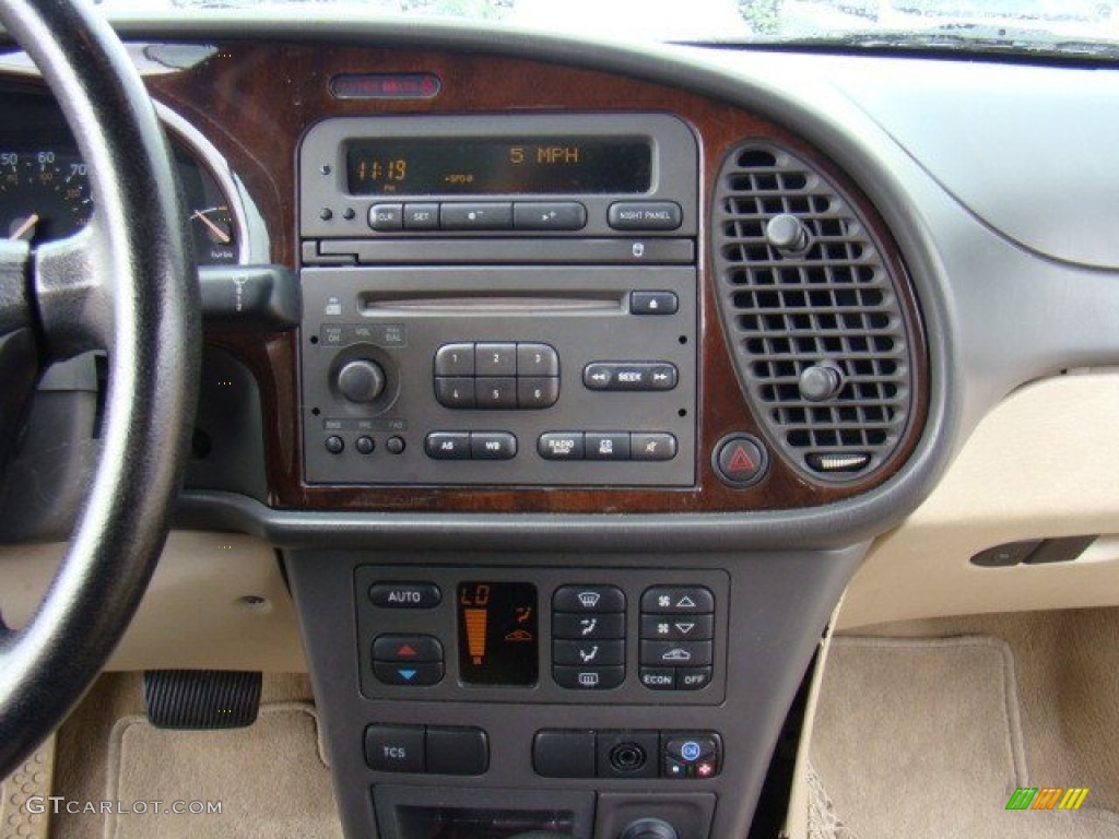 2003 Saab 9-3 SE Convertible Controls Photo #57973961