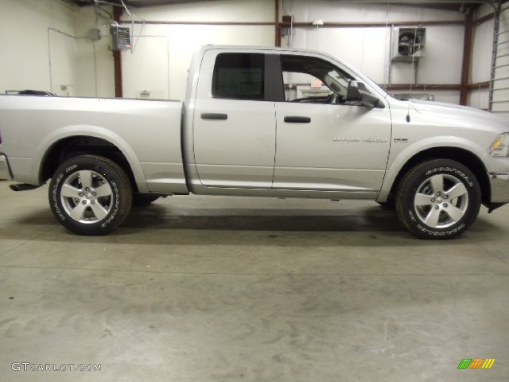 2012 Ram 1500 Outdoorsman Quad Cab 4x4 - Bright Silver Metallic / Dark Slate Gray/Medium Graystone photo #6