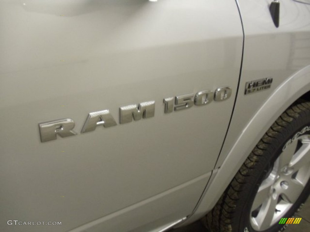 2012 Ram 1500 Outdoorsman Quad Cab 4x4 - Bright Silver Metallic / Dark Slate Gray/Medium Graystone photo #28