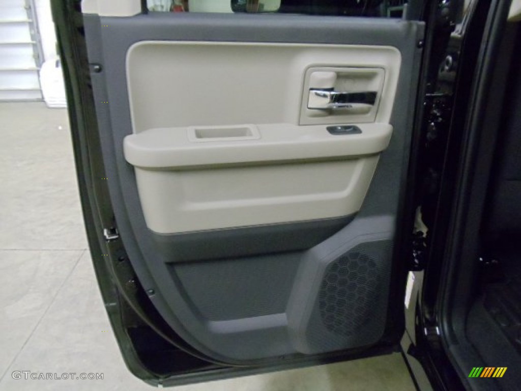 2012 Ram 1500 Outdoorsman Quad Cab 4x4 - Black / Dark Slate Gray/Medium Graystone photo #10