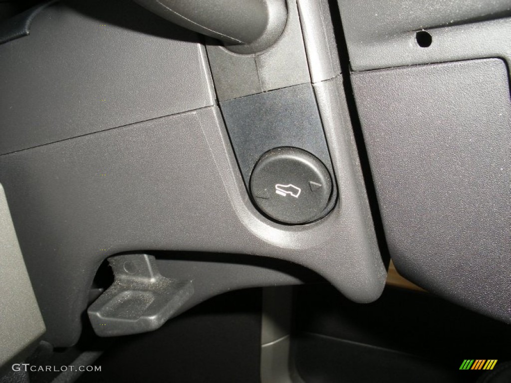 2011 Ford F150 Lariat SuperCrew 4x4 Controls Photo #57981752