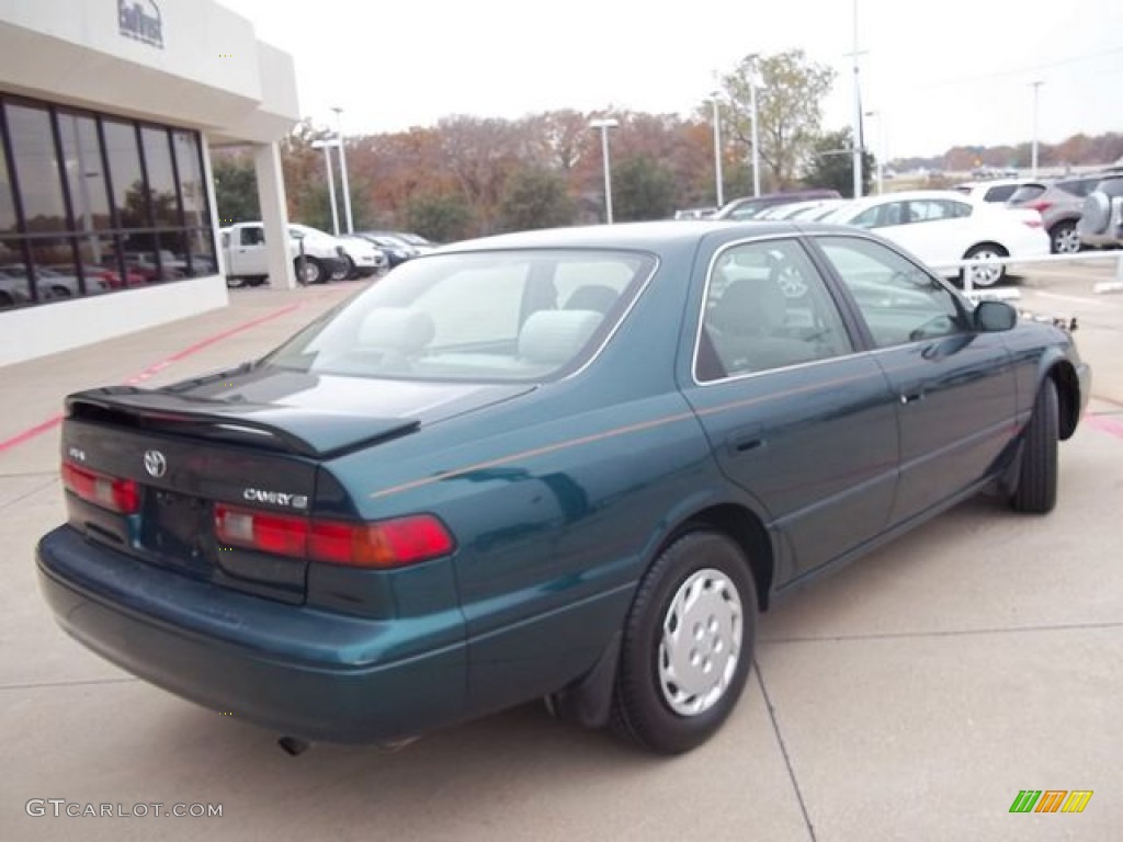 1997 Camry LE - Classic Green Pearl / Beige photo #4