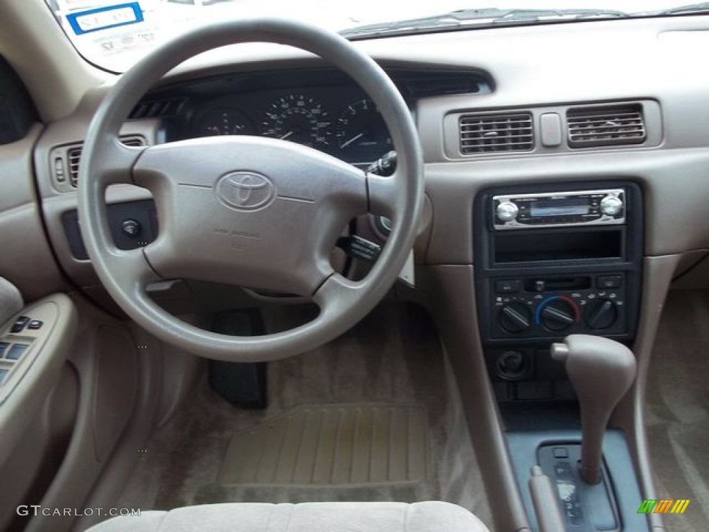 1997 Camry LE - Classic Green Pearl / Beige photo #8