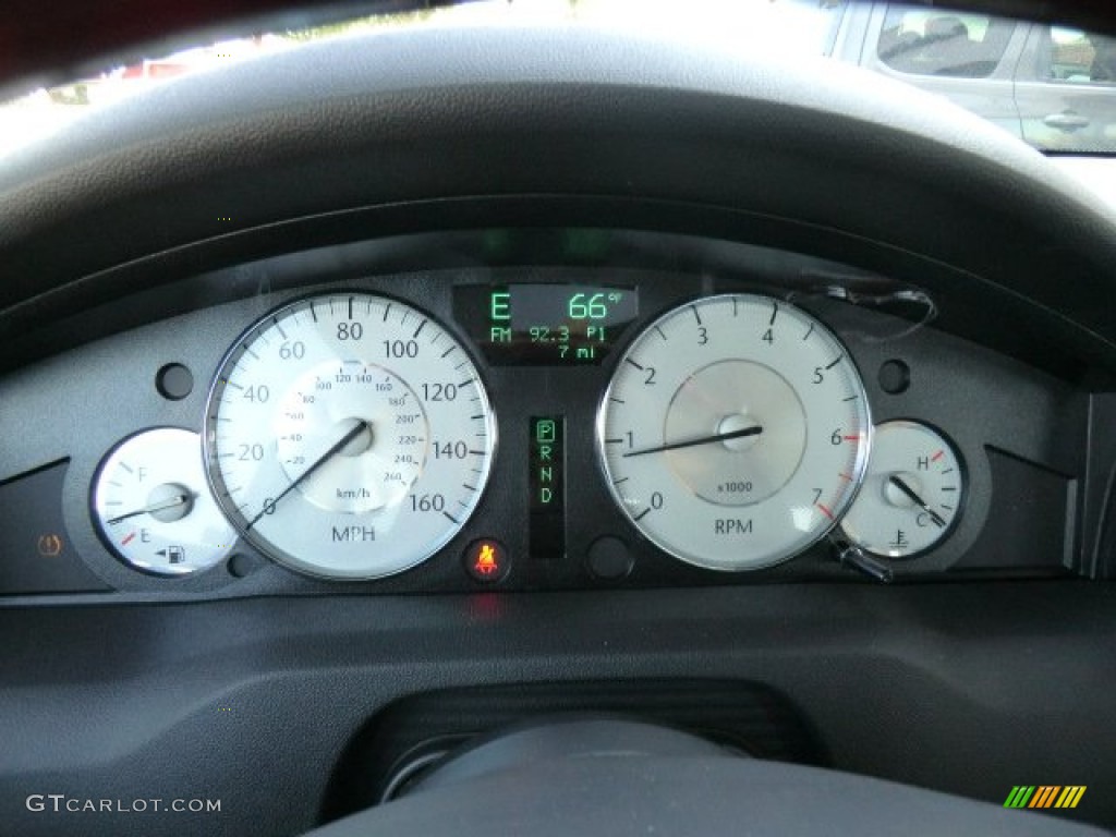 2010 Chrysler 300 C HEMI Gauges Photos