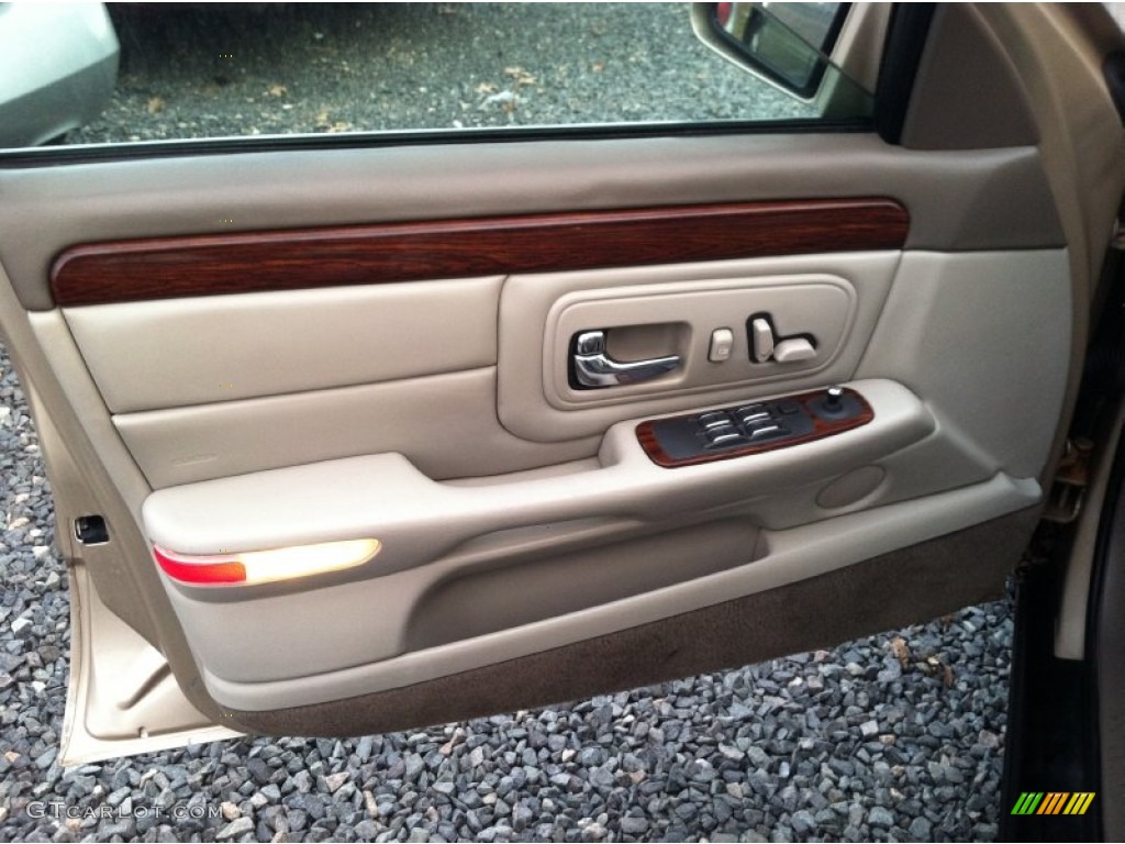 1997 Cadillac DeVille Sedan Cappuccino Cream Door Panel Photo #57982491