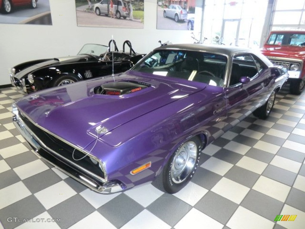 1970 Challenger R/T Coupe - Plum Crazy / Black photo #1