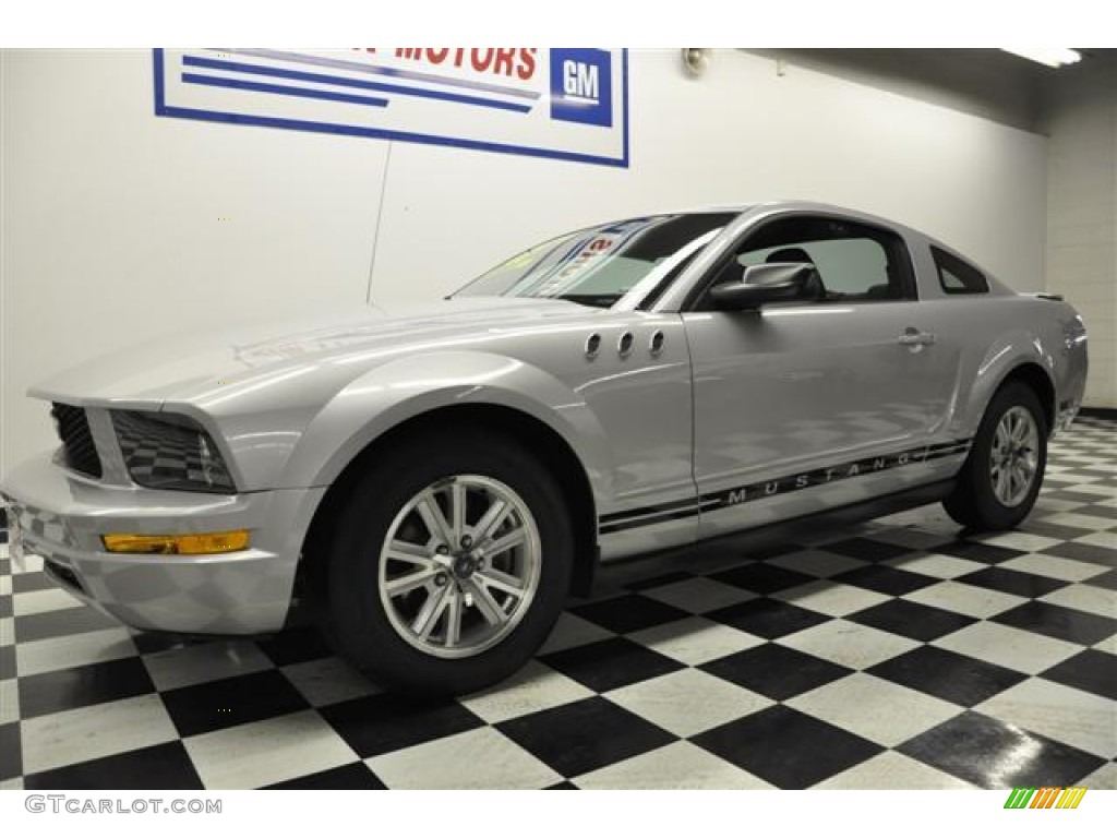 2007 Mustang V6 Deluxe Coupe - Satin Silver Metallic / Dark Charcoal photo #1