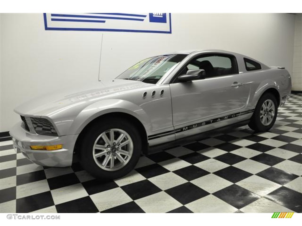 2007 Mustang V6 Deluxe Coupe - Satin Silver Metallic / Dark Charcoal photo #20
