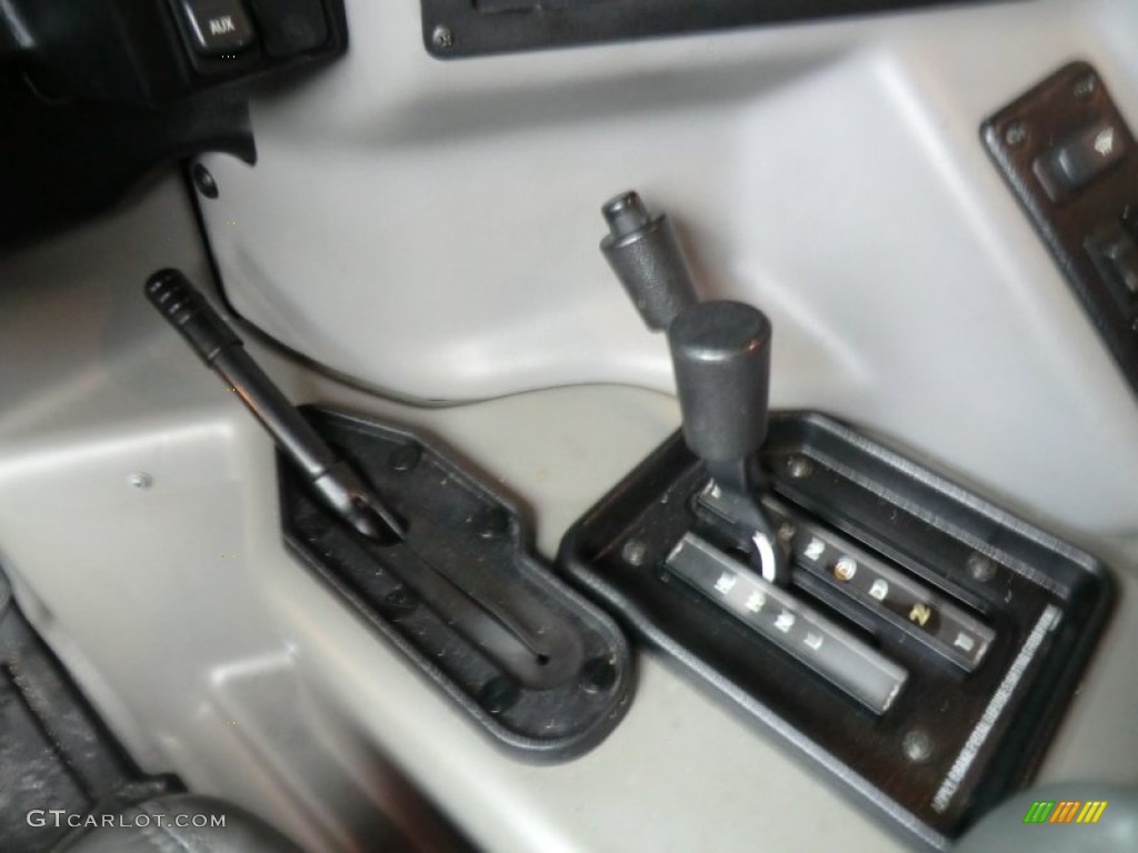 2002 Hummer H1 Wagon Transmission Photos