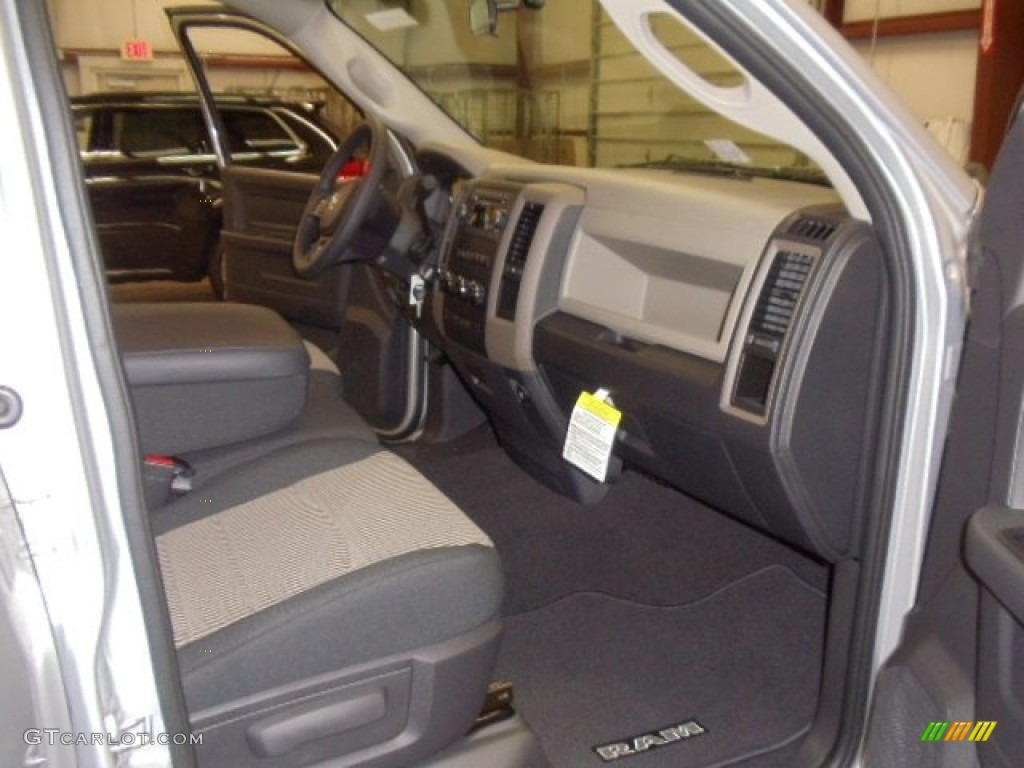 2012 Ram 1500 Express Quad Cab 4x4 - Bright Silver Metallic / Dark Slate Gray/Medium Graystone photo #21