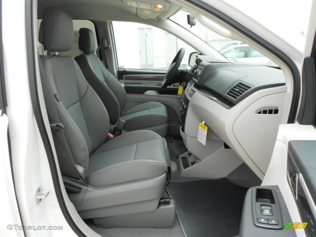Aero Gray Interior 2012 Volkswagen Routan S Photo #57990638