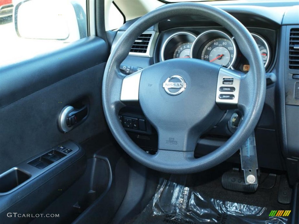 2008 Versa 1.8 S Hatchback - Magnetic Gray / Charcoal photo #11