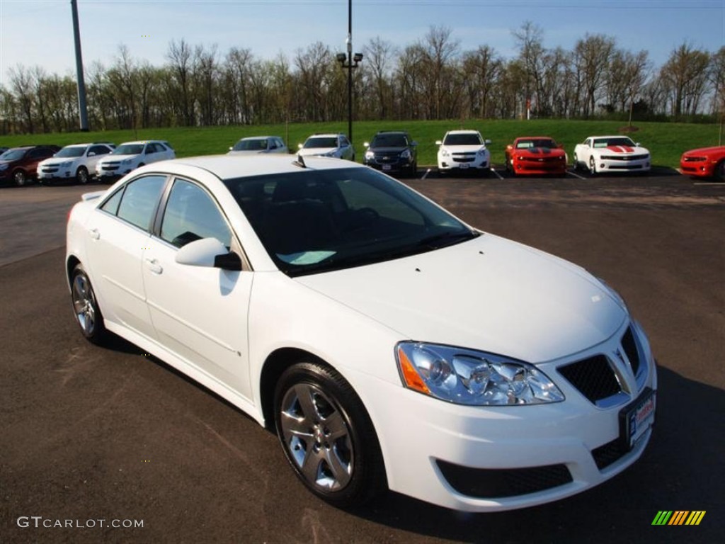 2010 G6 Sedan - Summit White / Ebony photo #2