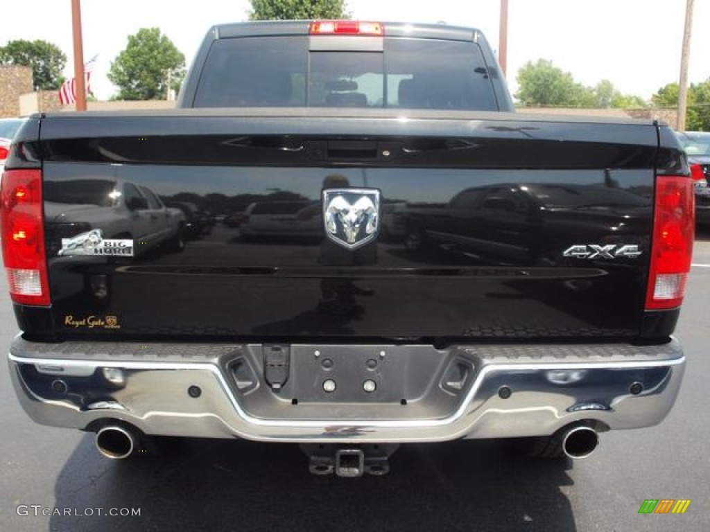 2011 Ram 1500 Big Horn Crew Cab 4x4 - Brilliant Black Crystal Pearl / Dark Slate Gray/Medium Graystone photo #4