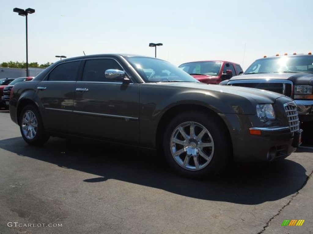 2008 300 C HEMI - Dark Titanium Metallic / Dark Khaki/Light Graystone photo #2
