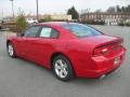 Redline 3-Coat Pearl - Charger SXT Photo No. 2